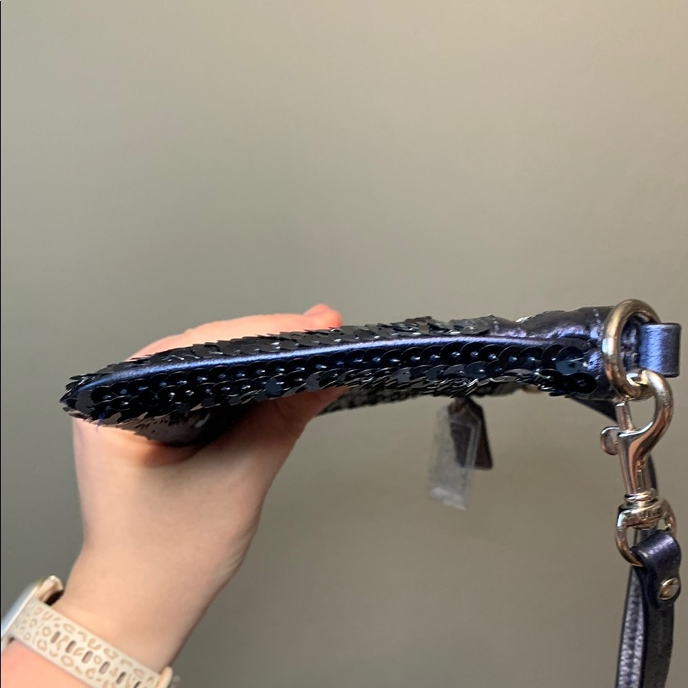 BUNDLE FOR @hope_this_helps - EUC - Coach Poppy Blue Sequin Wristlet - Picture 10 of 15